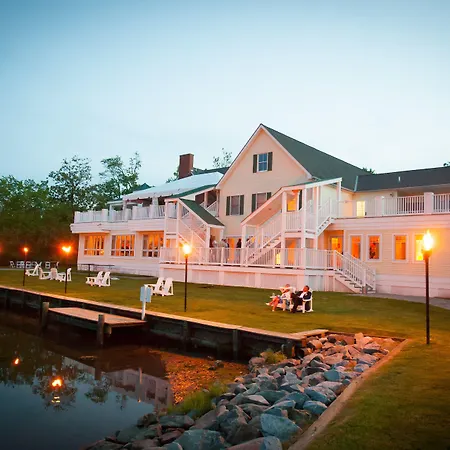 The Oaks Waterfront Hotel-2